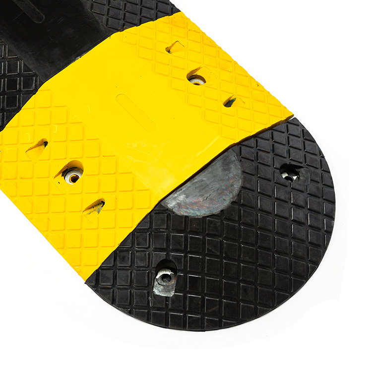 RS400 RUBBER SPEED HUMP/BUMP/RAMP